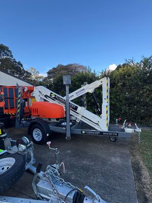 Hire 12M Trailer Mounted Boom Lift / Cherry picker