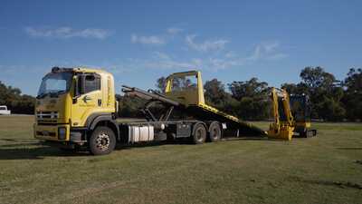 5.5t Komatsu Excavator Dry Hire Perth | Cabin | Free Delivery 3+ Days