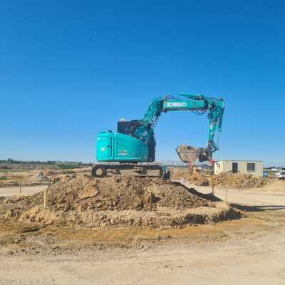 Hire 8 ton Excavator 