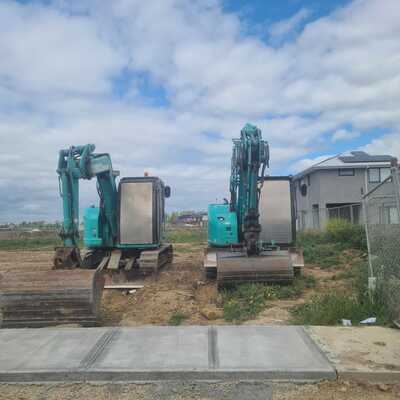 Hire 8 ton Excavator 