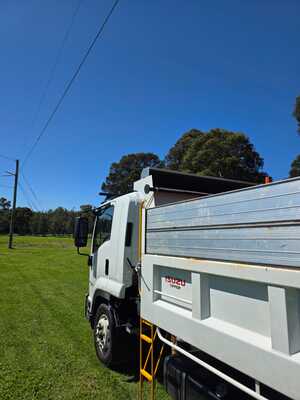 Hire ISUZU FSR140 TIPPER - WHITE – 2022