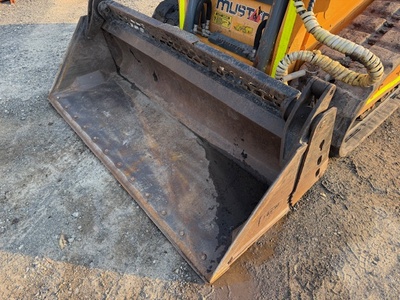 Hire Mustang 1650RT Skid Steer Loader Positrack