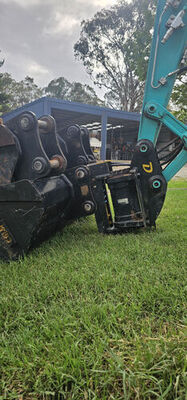 Hire 5.5T Mini Excavator with Tilt Hitch 