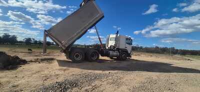 12.5Tonne bogie/Tipper for wet hire