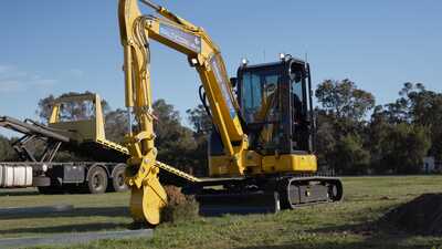 5.5t Komatsu Excavator Dry Hire Perth | Cabin | Free Delivery 3+ Days